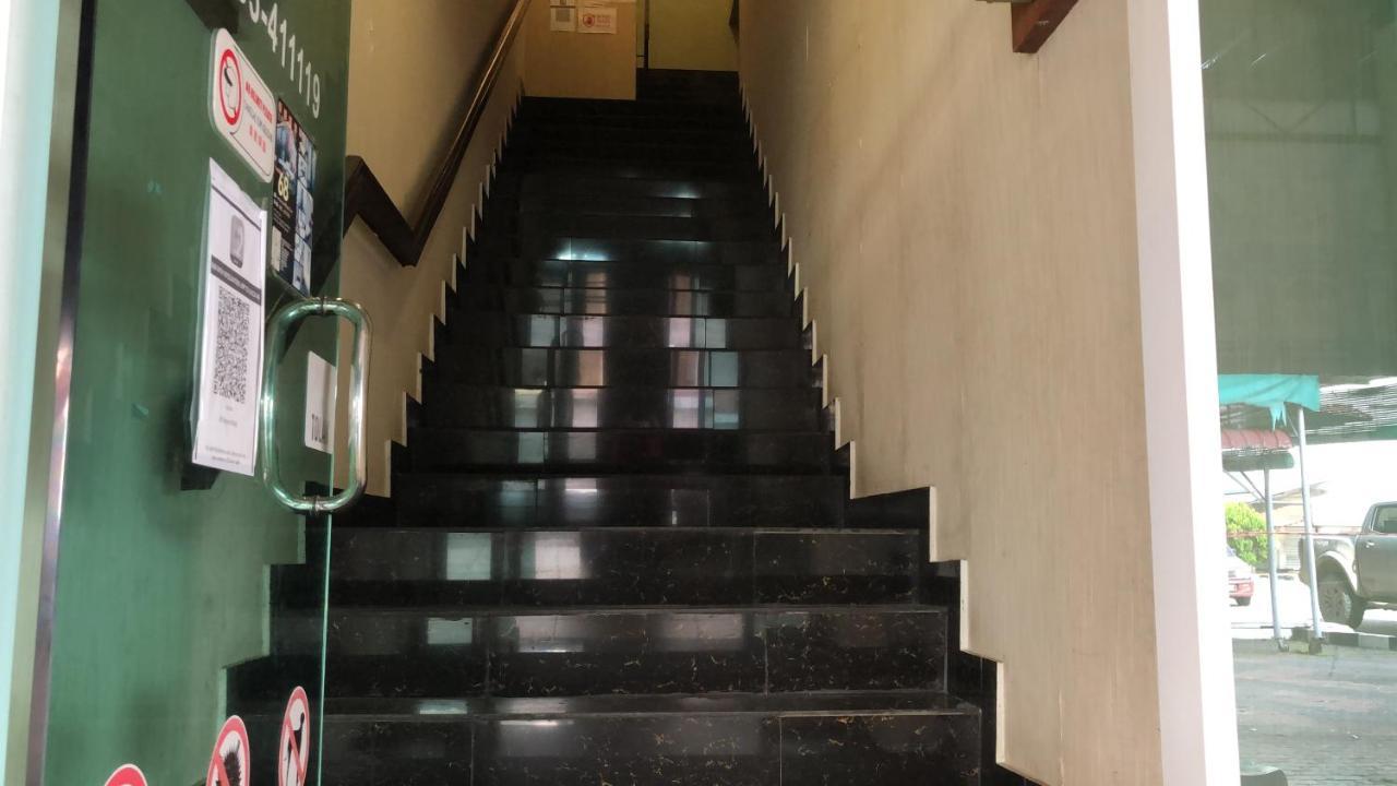 Super Oyo 90668 Joy Inn Miri Zewnętrze zdjęcie